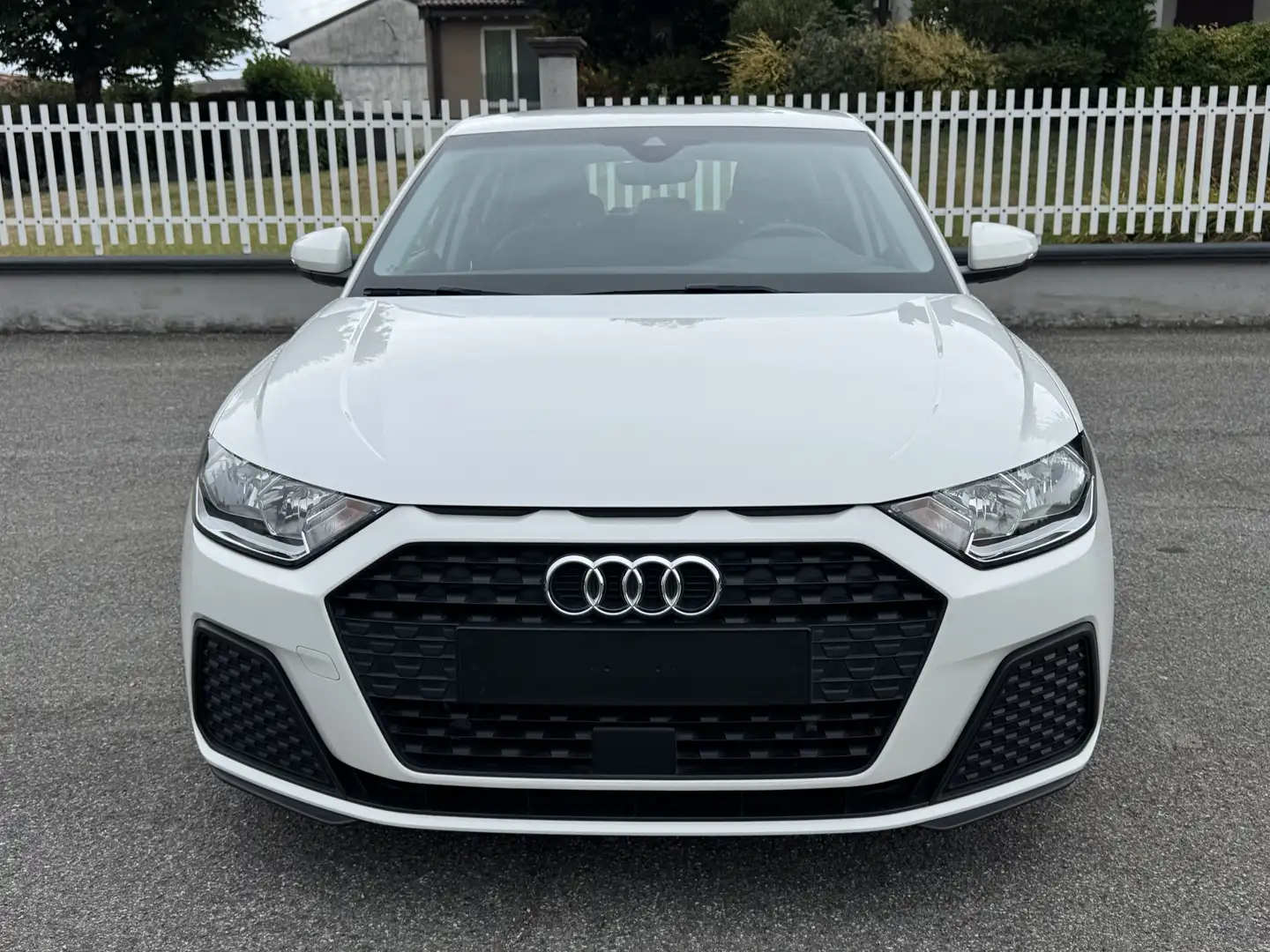 Audi A1 Sportback 1.0 tfsi ultra 95cv Bianco - 2