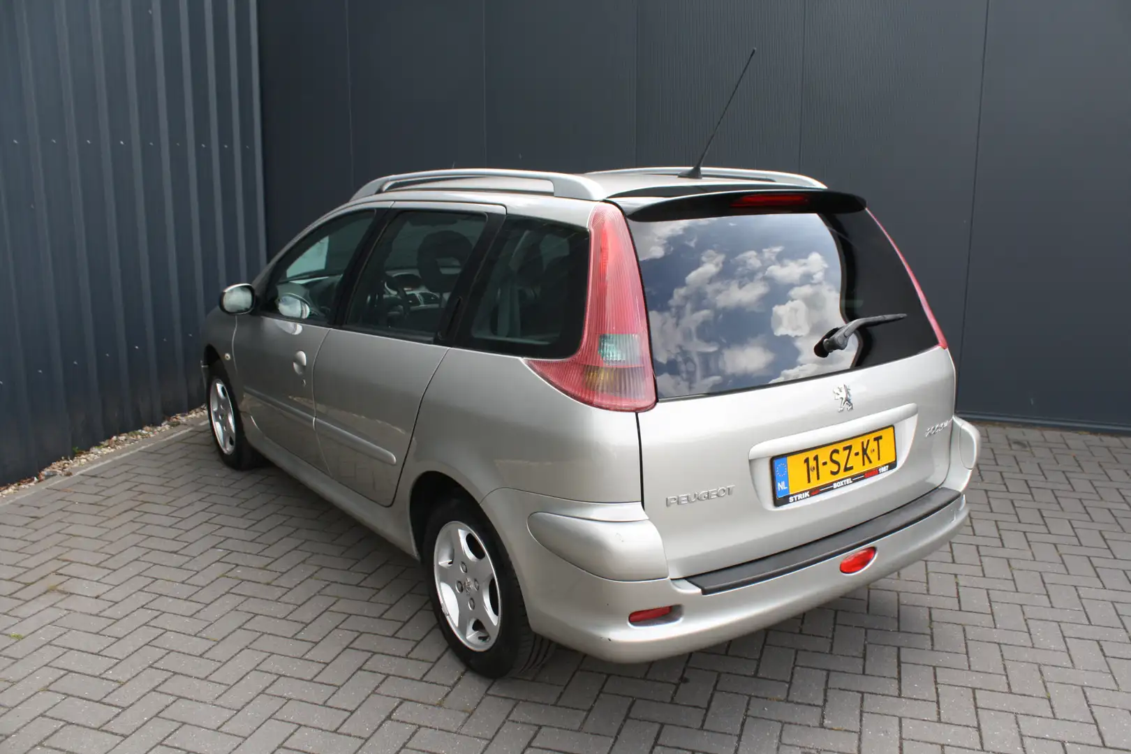 Peugeot 206 SW 1.4 Air-line 3 - AIRCO - 2e EIGENAAR - APK 8-26 Grijs - 2