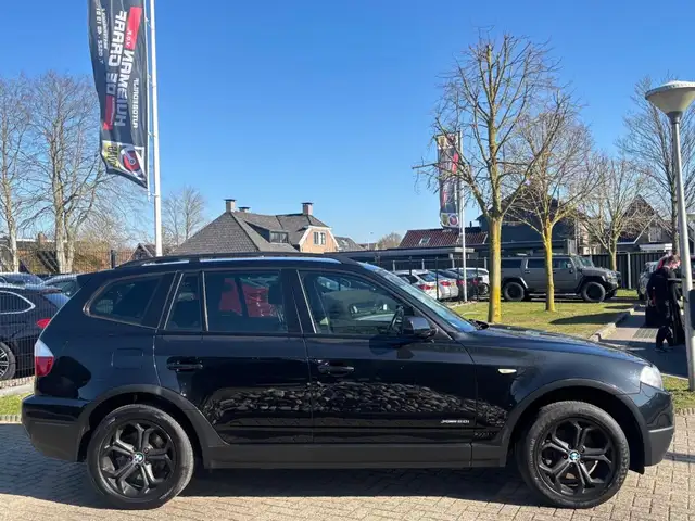 BMW X3 view 4