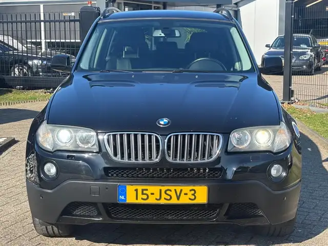 BMW X3 view 2
