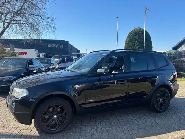 BMW X3 view 8
