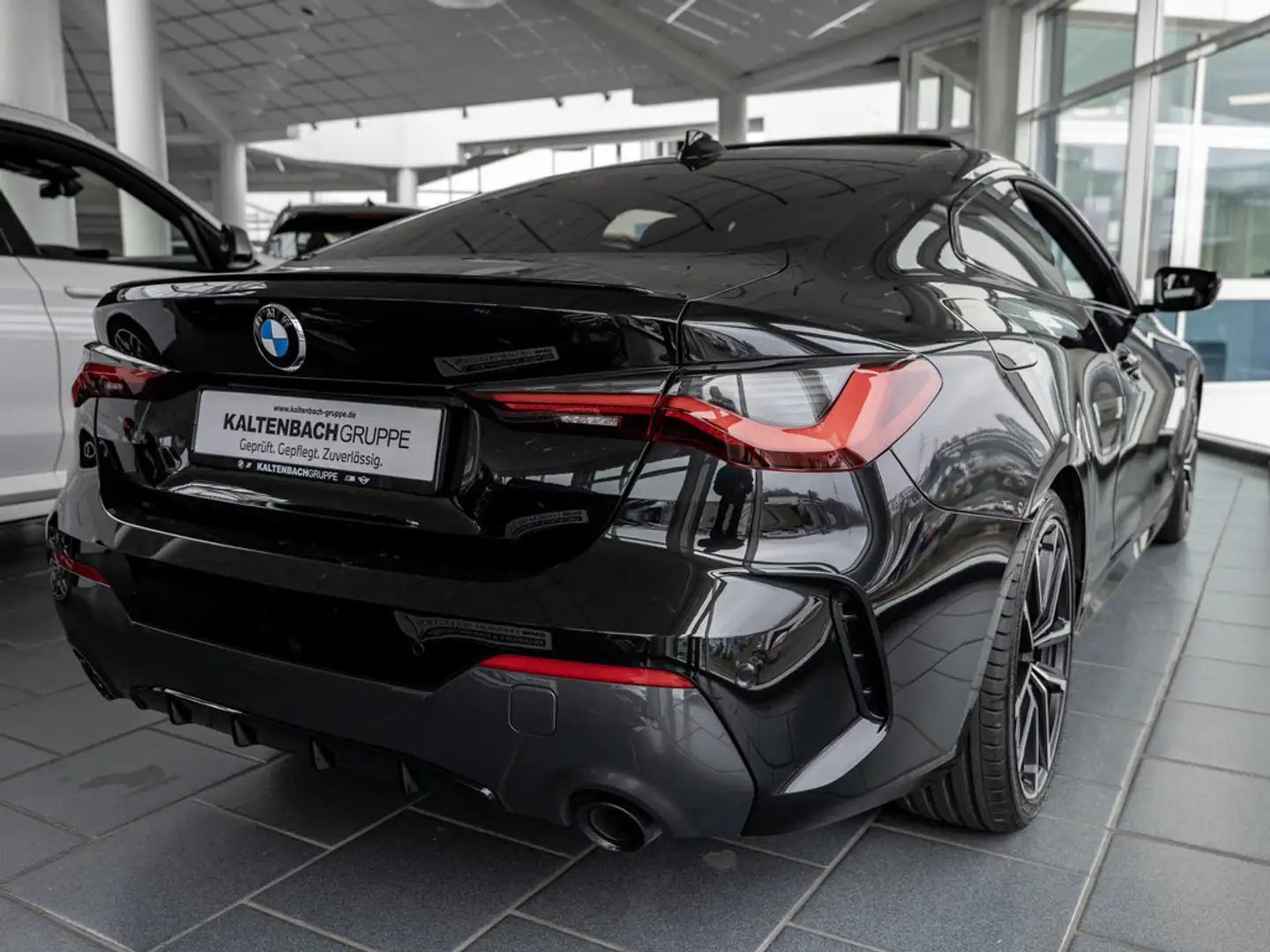 BMW 420 d Coupe xDrive M-Sport Pro Kann erst am 05.06. abg Schwarz - 2