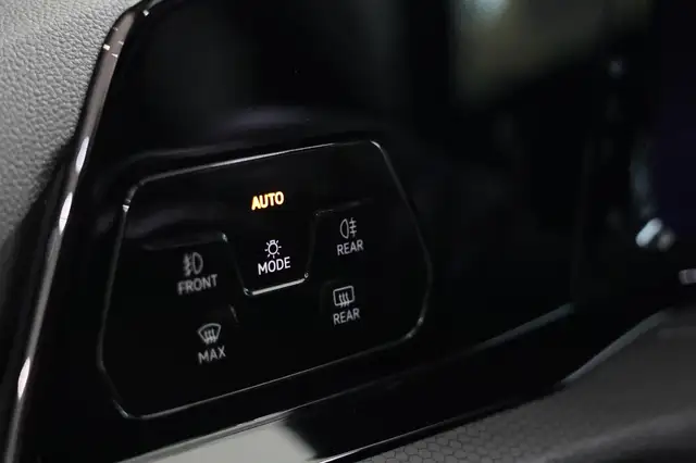 Volkswagen Golf view 8