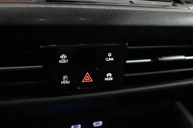 Volkswagen Golf view 17