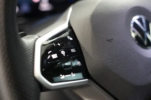 Volkswagen Golf view 11