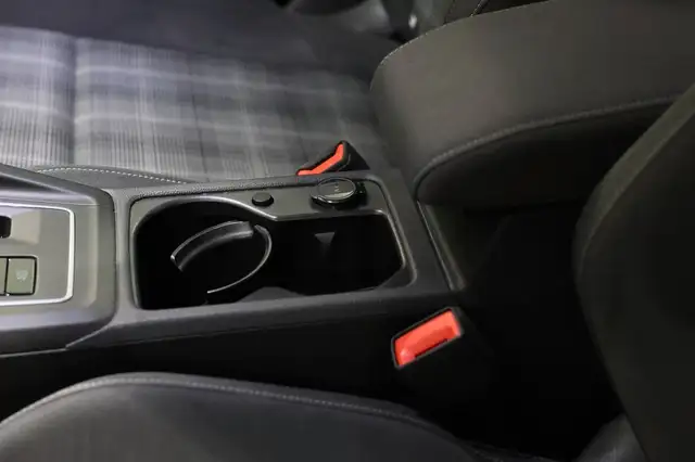 Volkswagen Golf view 30