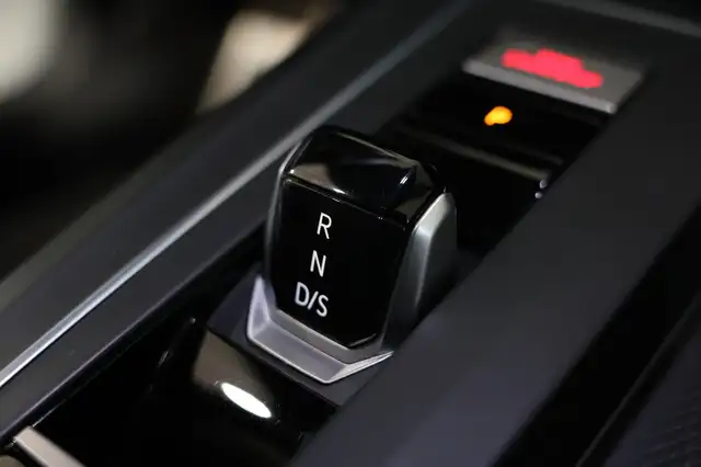 Volkswagen Golf view 25