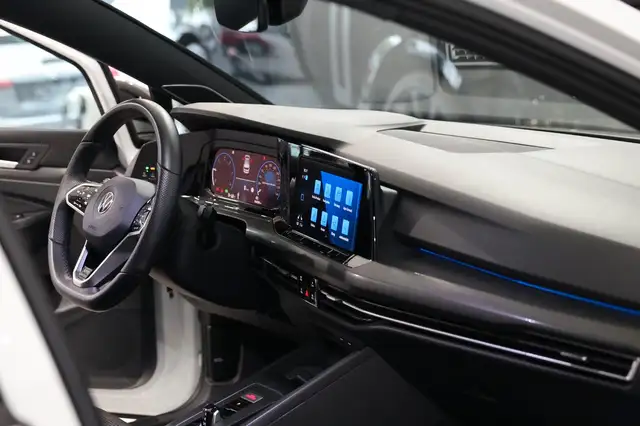 Volkswagen Golf view 21