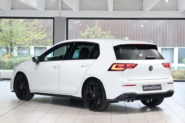 Volkswagen Golf view 3