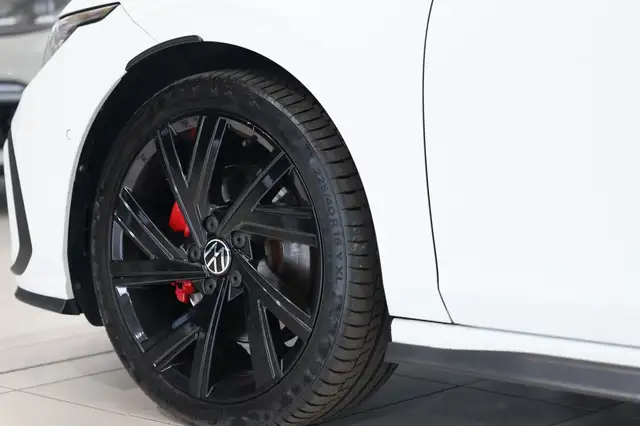 Volkswagen Golf view 6