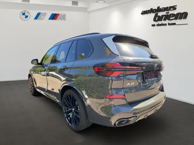 BMW X5 view 4