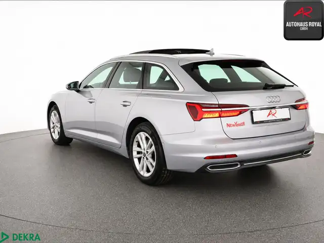Audi A6 Avant view 3