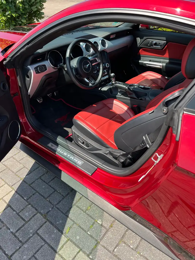 Ford Mustang Mustang Fastback 5.0 V8 GT Rot - 2