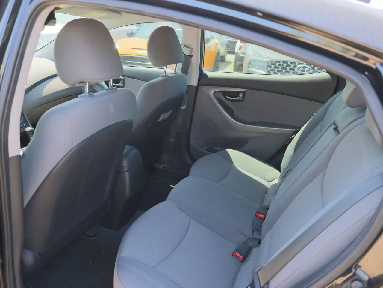 Hyundai ELANTRA снимка Hyundai ELANTRA