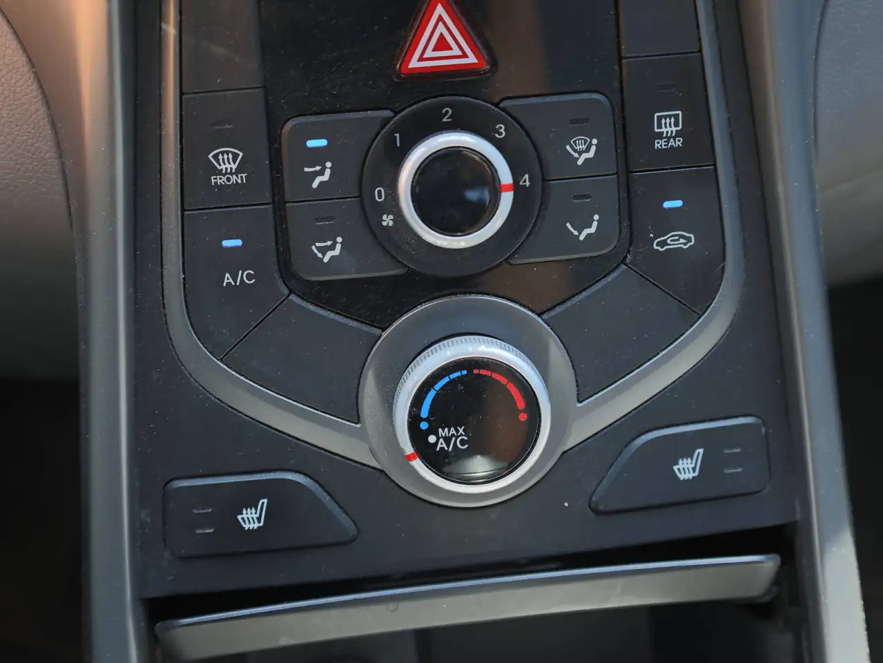 Hyundai ELANTRA снимка Hyundai ELANTRA
