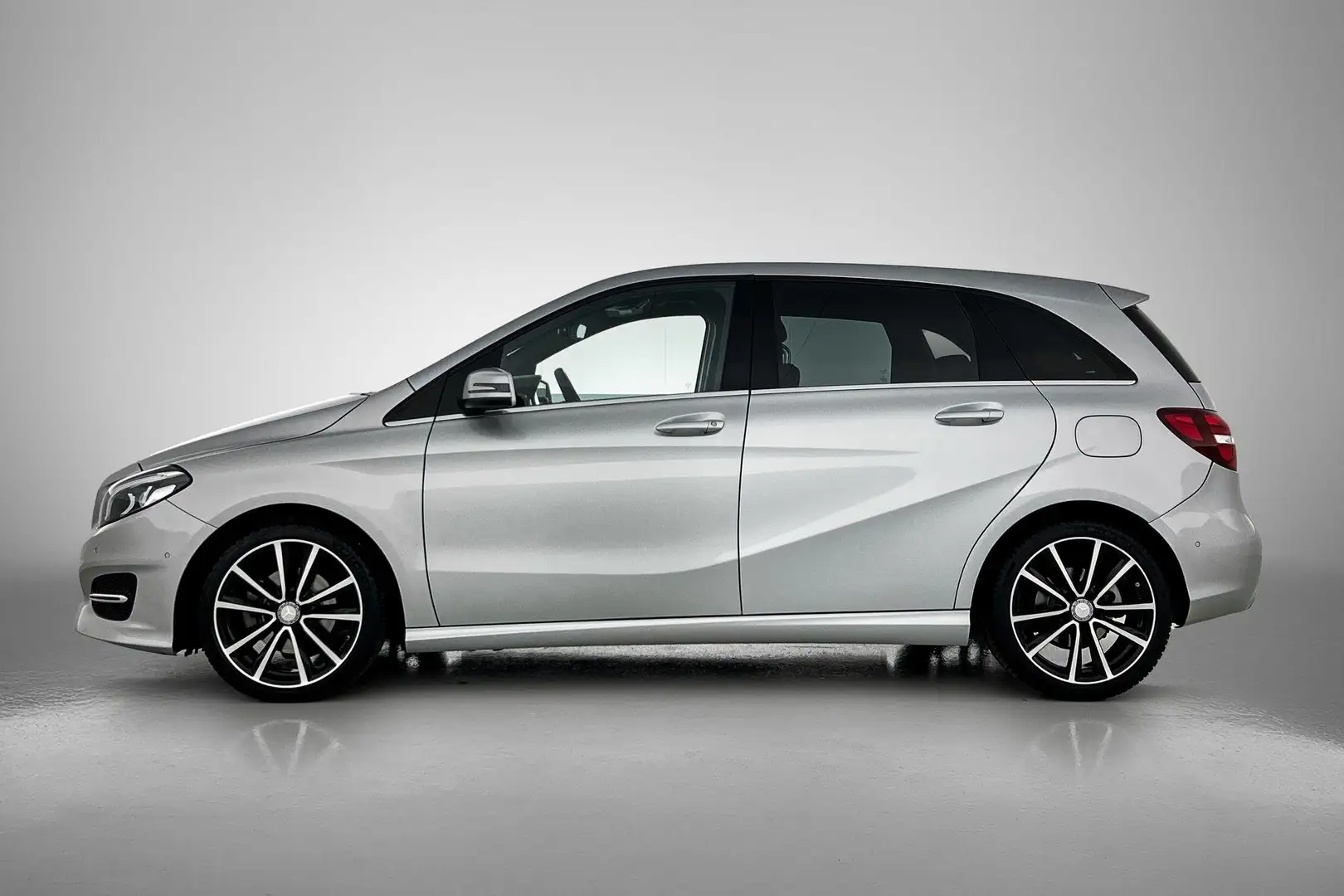 Mercedes-Benz B 180 B Automaat Urban Line | Ambition Pakket | Trekhaak Zilver - 2