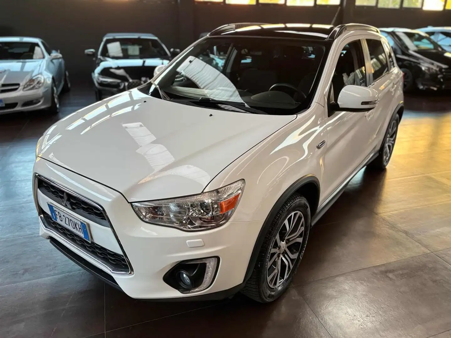 Mitsubishi ASX 1.6 DI-D 114 CV 2WD Instyle Panoramic Bianco - 2