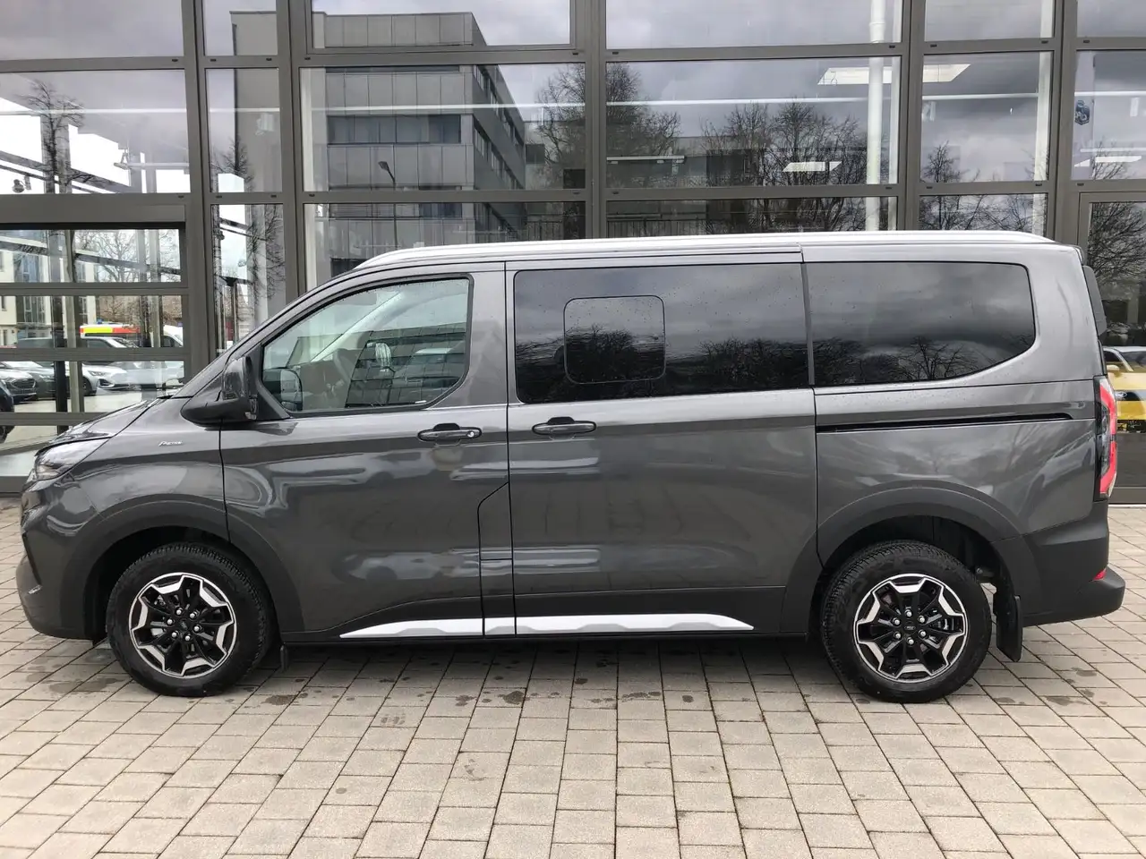 Ford Tourneo Custom 2026 — фото 10