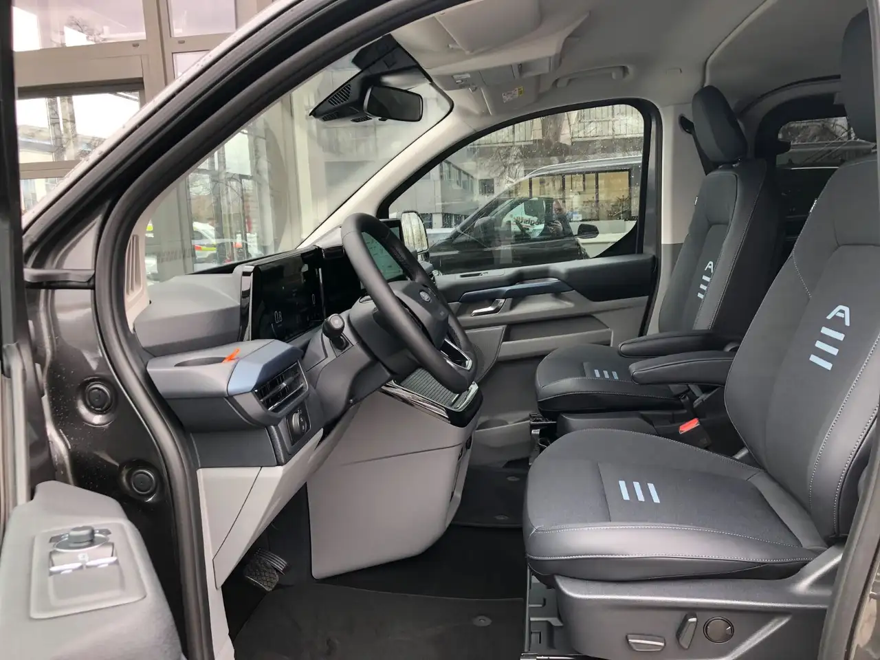 Ford Tourneo Custom 2026 — фото 12