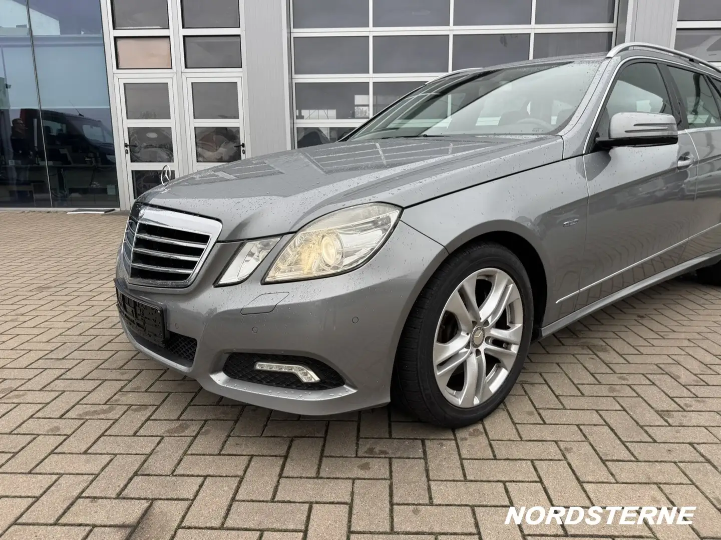 Mercedes-Benz E 350 E 350 CDI Avantgarde BlueEffi+AHK+PANO+NAVI  SHD Zilver - 2