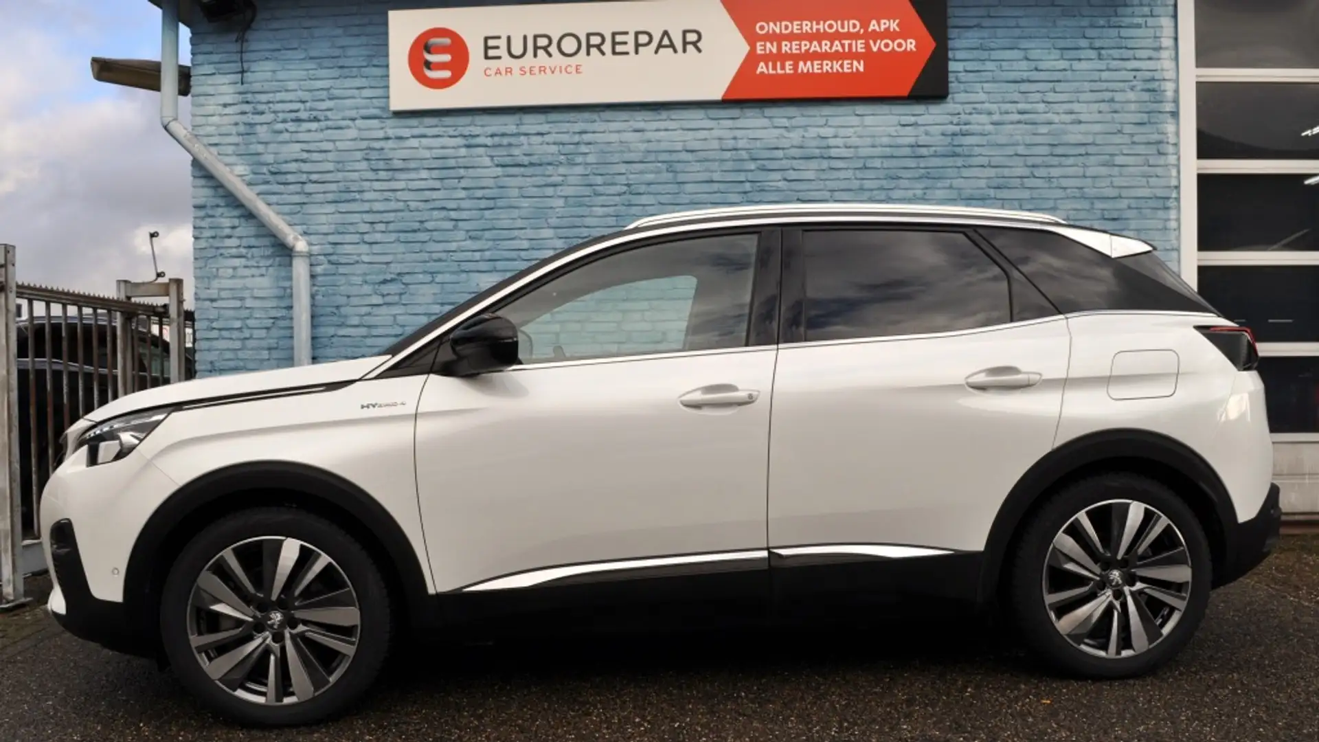 Peugeot 3008 1.6 HYb4wiel 300Pk GT leer mass nav Gripc Wit - 2