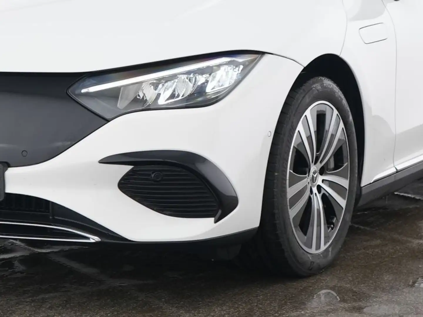 Mercedes-Benz EQE 300 Advanced Plus Paket+Memory Weiß - 2