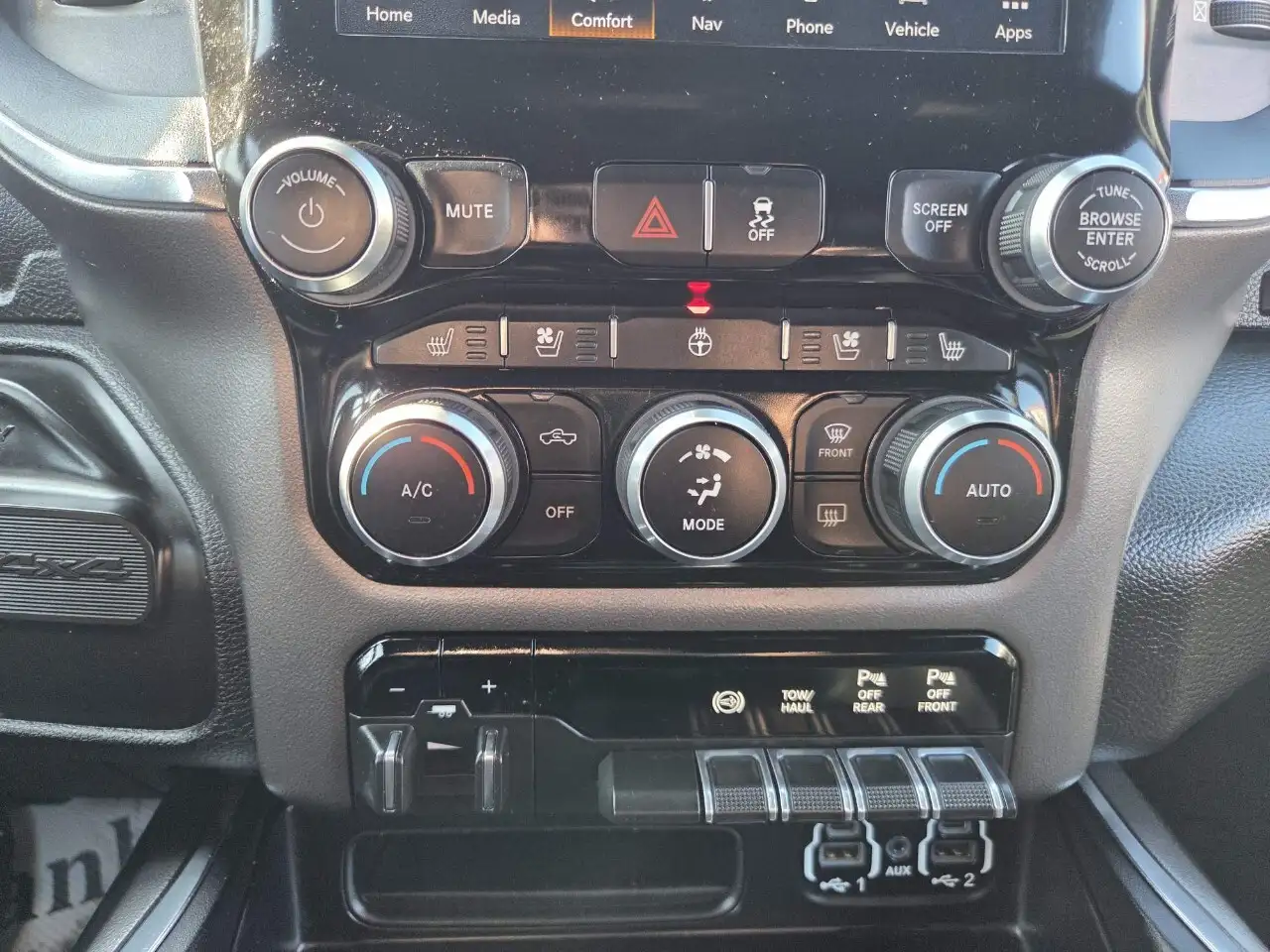 RAM 2500 снимка RAM 2500