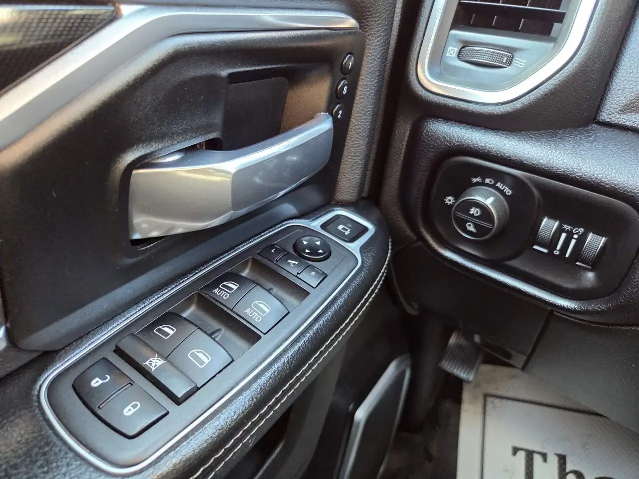 RAM 2500 снимка RAM 2500