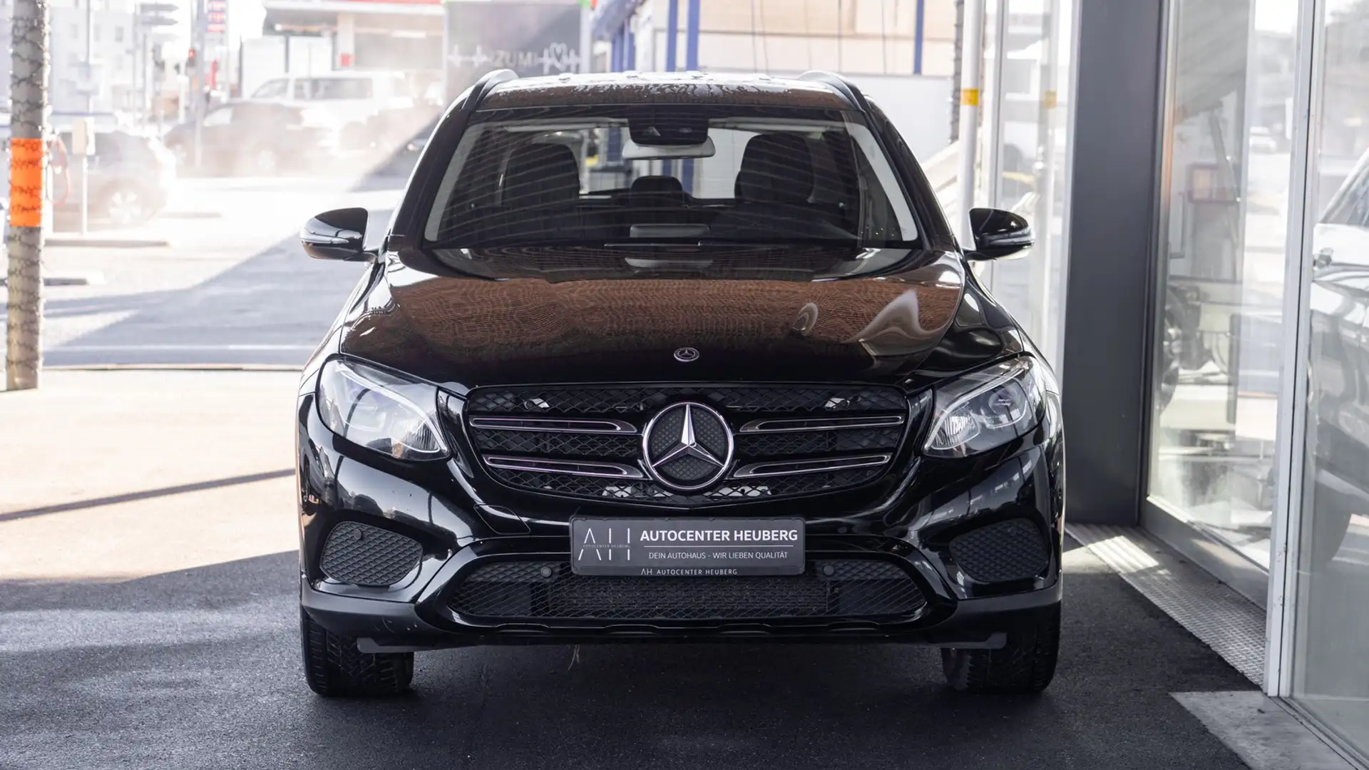 Mercedes-Benz GLC 220 d 4MATIC *NIGHT*KAM*SPUR*NAVI*TOT* Schwarz - 2