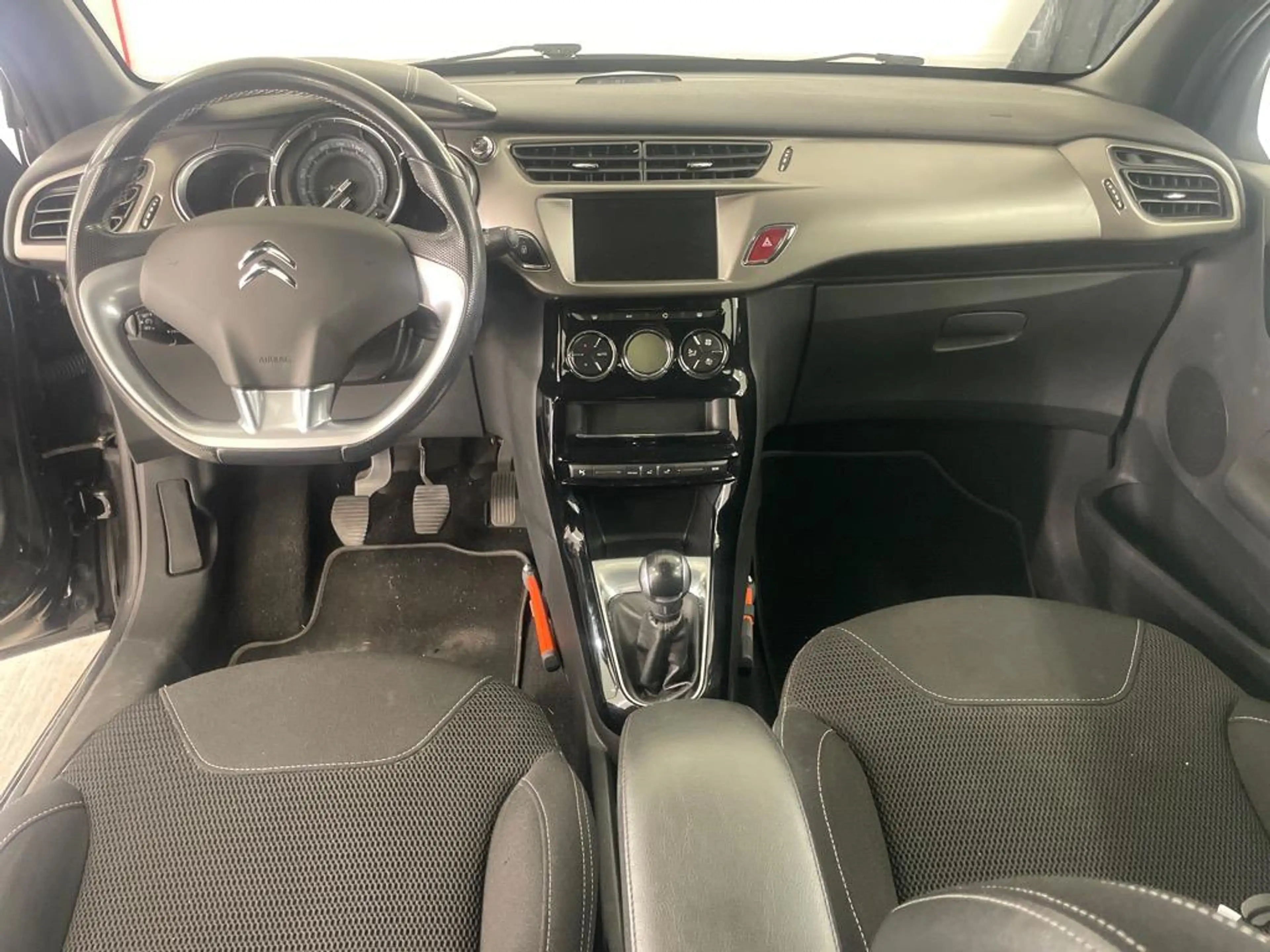 DS Automobiles DS 3 1.2 PureTech So Chic / Auto rijdt prima — photo 6