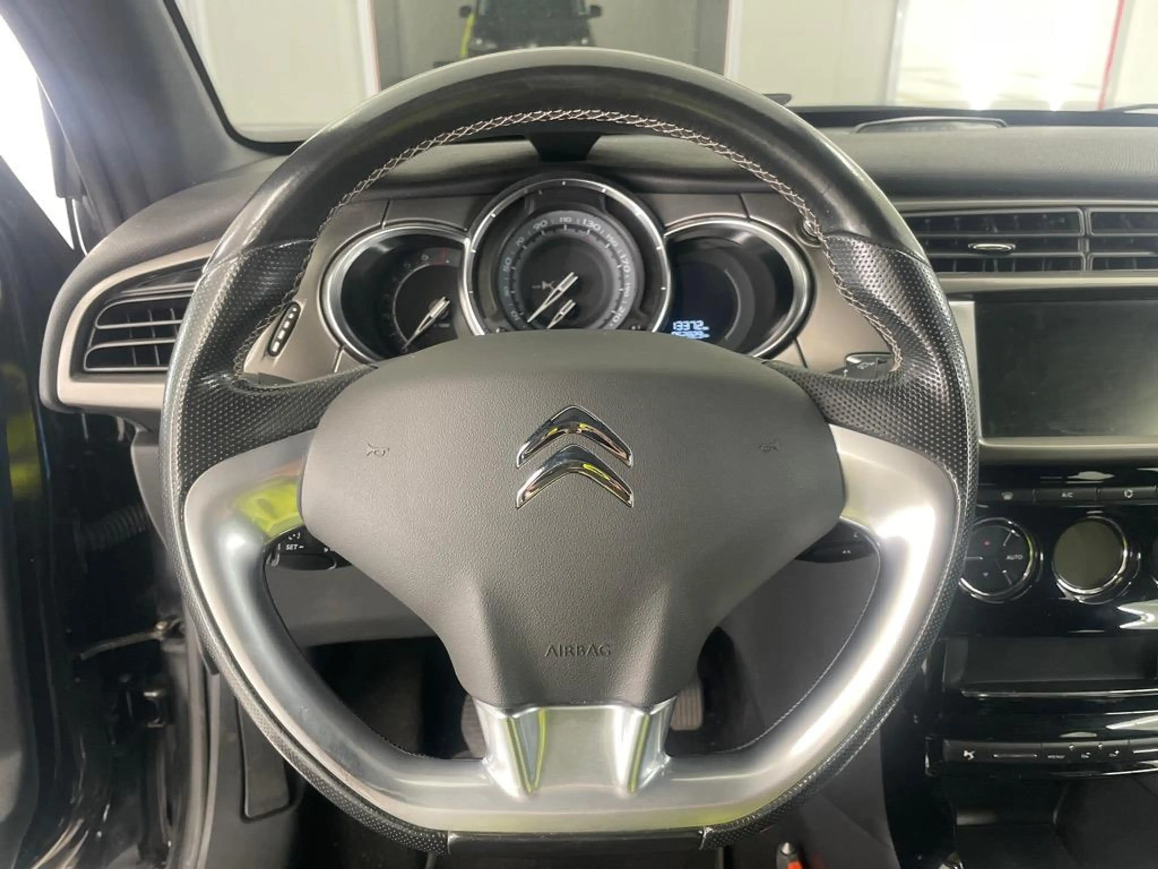 DS Automobiles DS 3 1.2 PureTech So Chic / Auto rijdt prima — photo 8