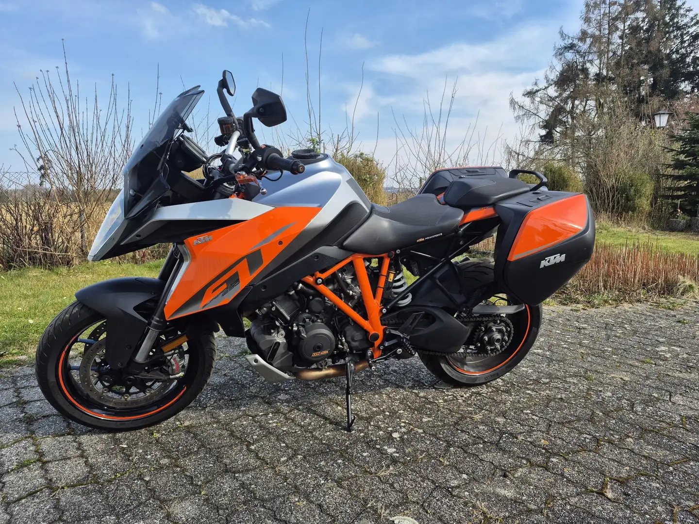 KTM 1290 Super Duke GT inkl. Koffer und Navigation Naranja - 1