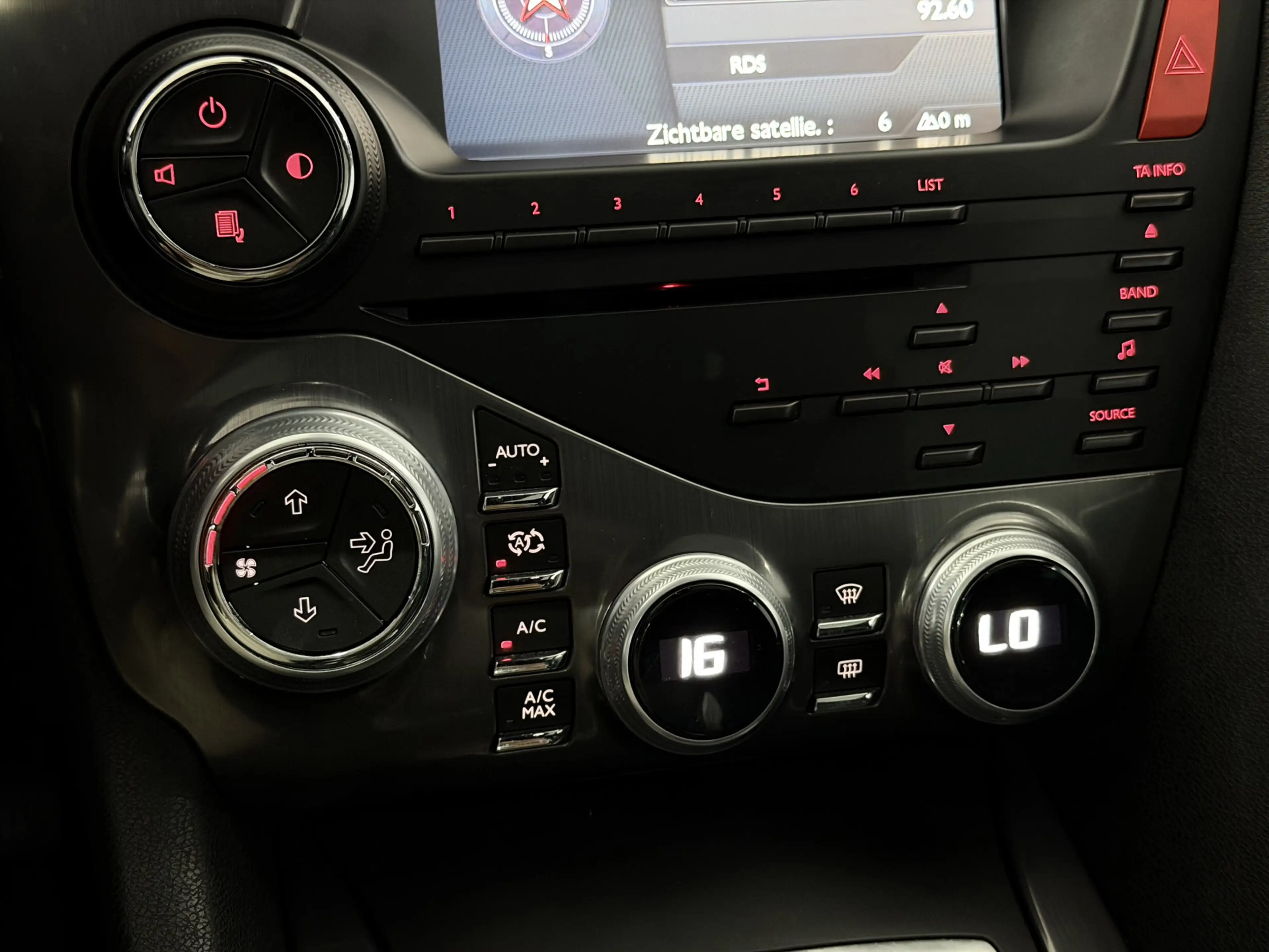 Citroen DS5 1.6 THP So Chic Panoramadak, Camera, Navi, Half le — photo 17