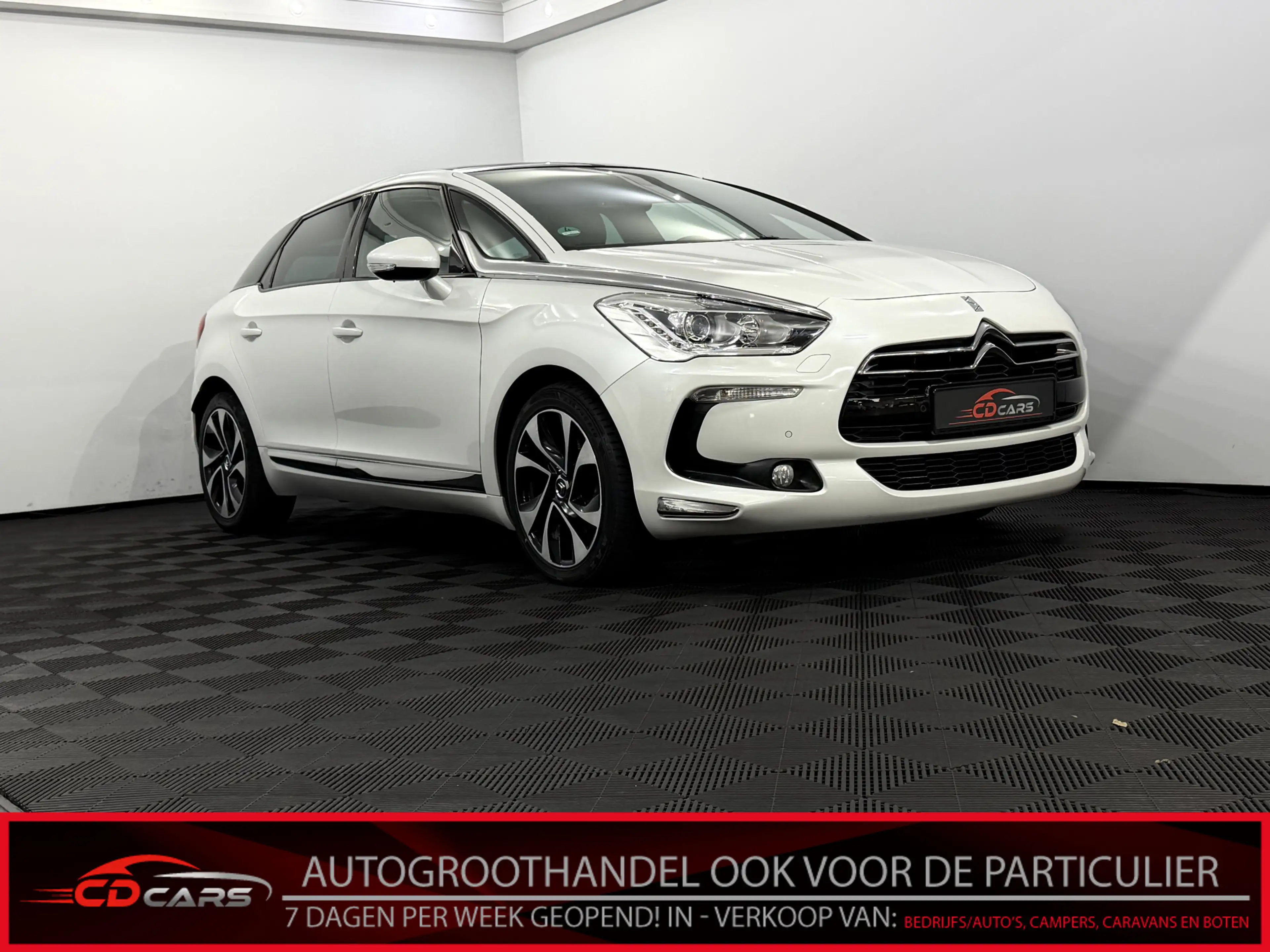 Citroen DS5 1.6 THP So Chic Panoramadak, Camera, Navi, Half le