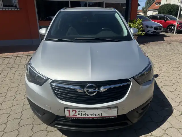 Opel Crossland X view 2
