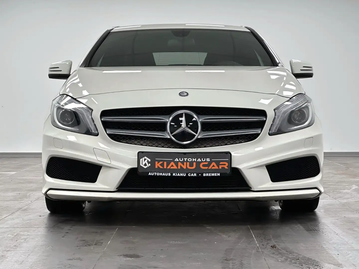 Mercedes-Benz A 200 AMG LINE.BI-XENON.NAVI.LEDER.SHZ.KAMERA Weiß - 2