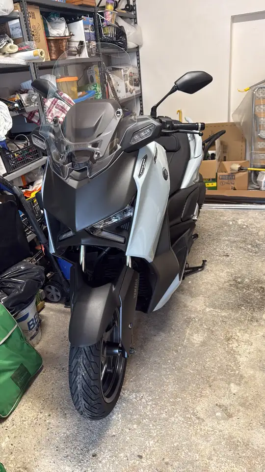 Yamaha X-Max 300