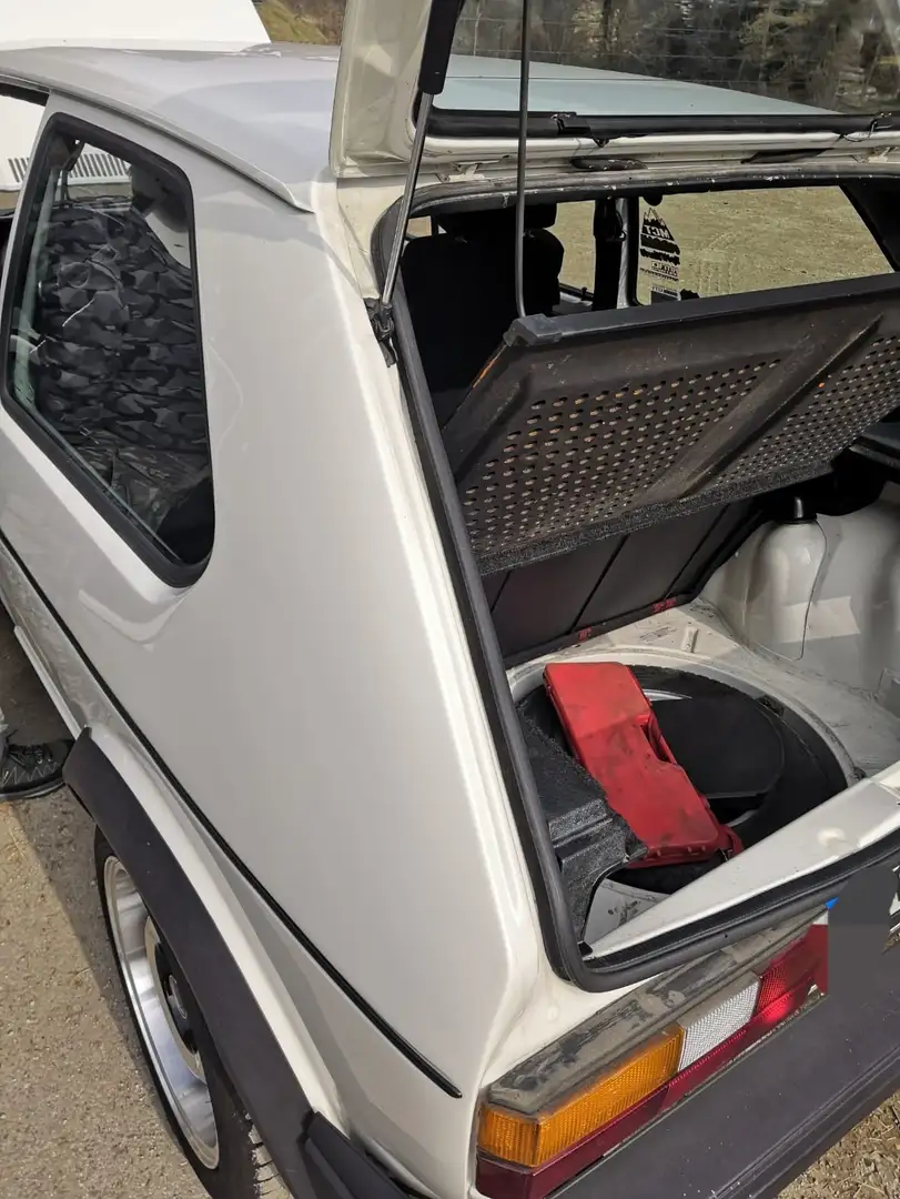 Volkswagen Golf GTI - 1