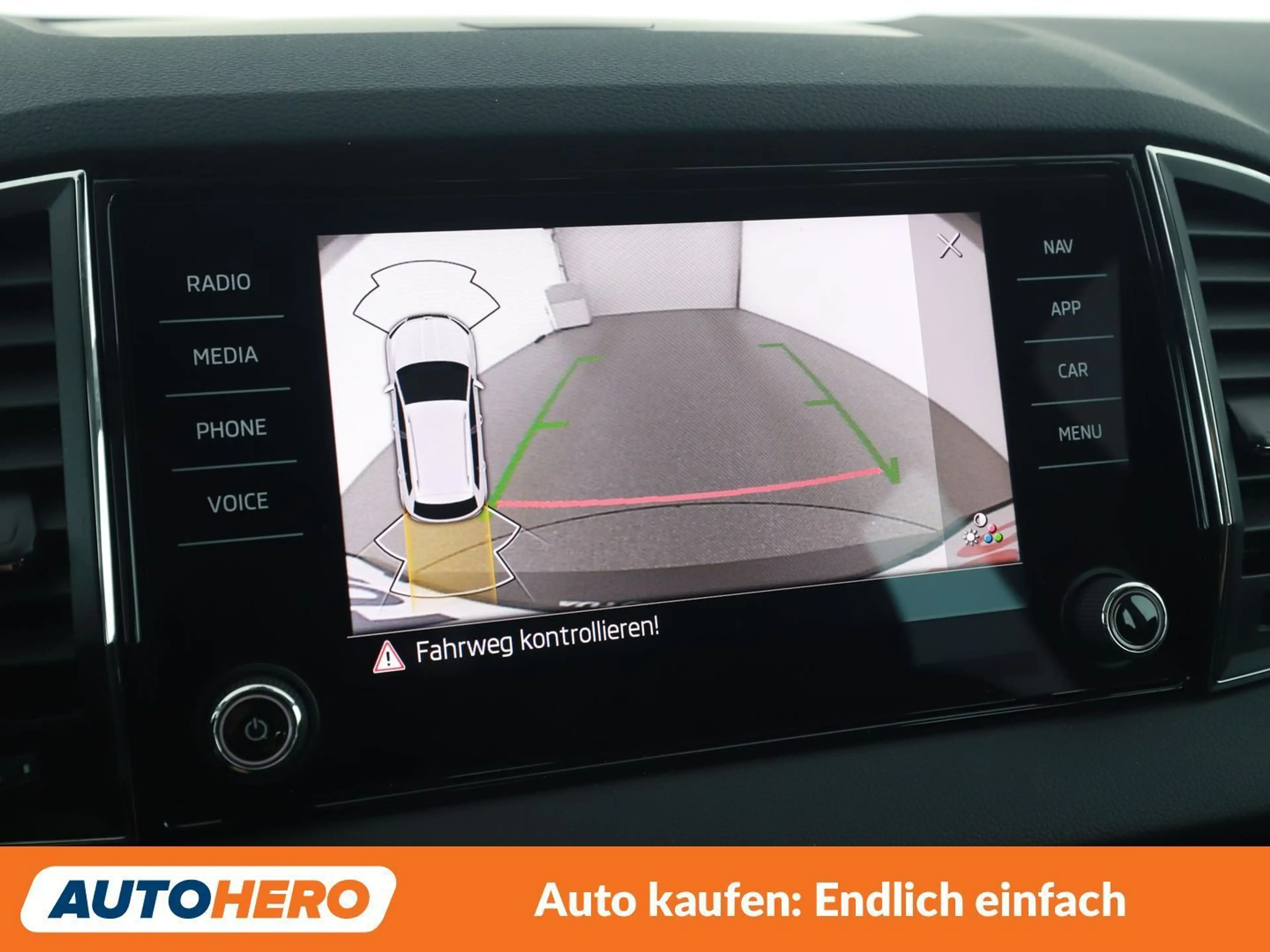 Skoda Karoq 2.0 TDI Style SC 4x4 — photo 22