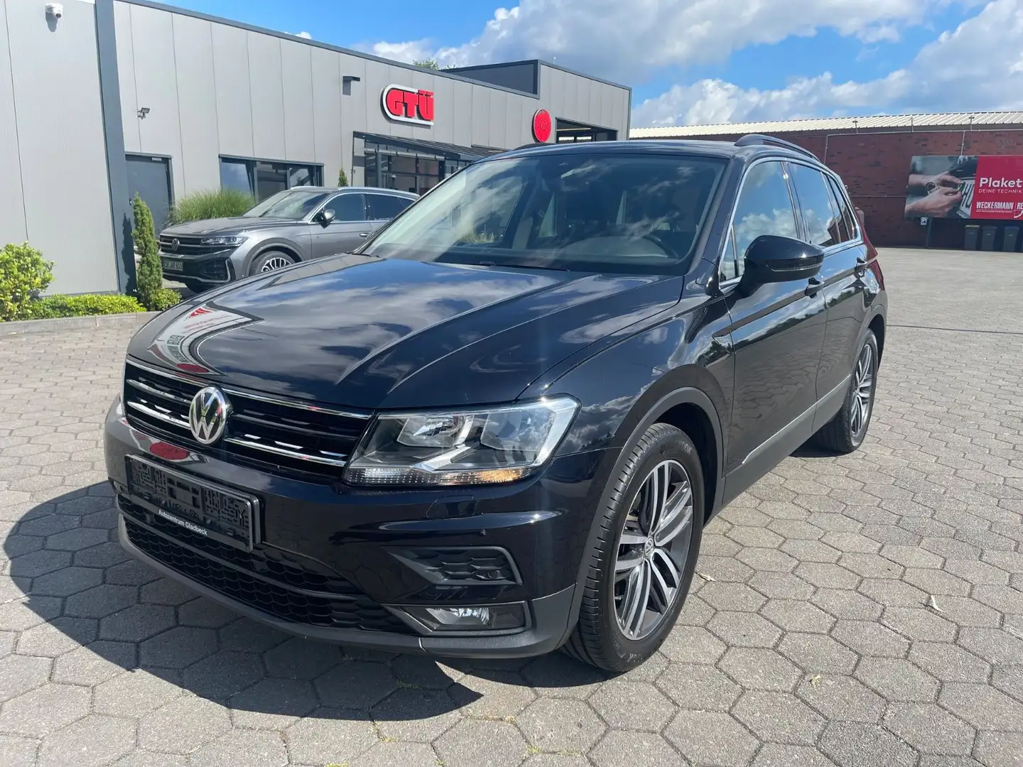 Volkswagen Tiguan Comfortline  Navi AHK SHZ GARANTIE Noir - 2