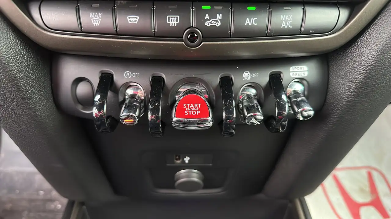 MINI John Cooper Works Countryman снимка MINI John Cooper Works Countryman