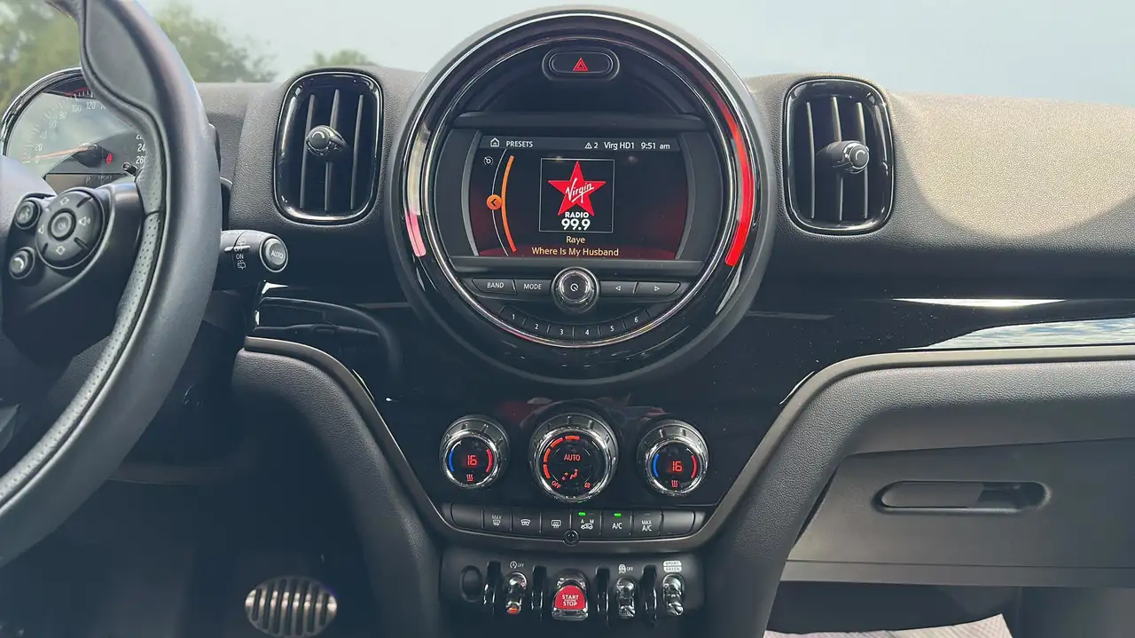 MINI John Cooper Works Countryman снимка MINI John Cooper Works Countryman