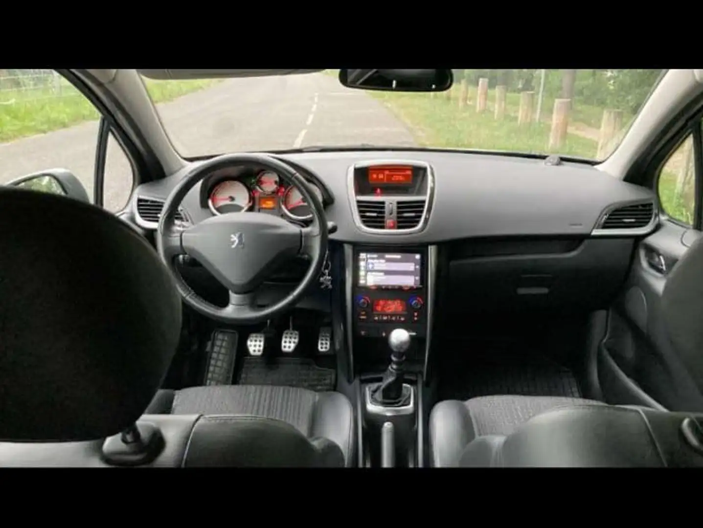Peugeot 207 207 GT 1,6 16V Silber - 2