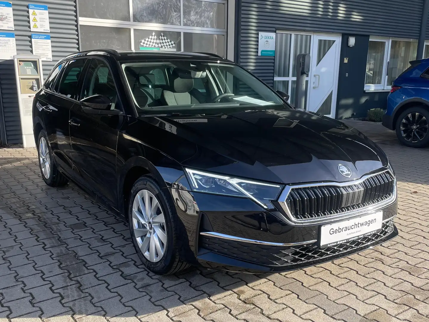 Skoda Octavia Octavia Combi 1.5 TSI mHEV DSG Selection Schwarz - 1