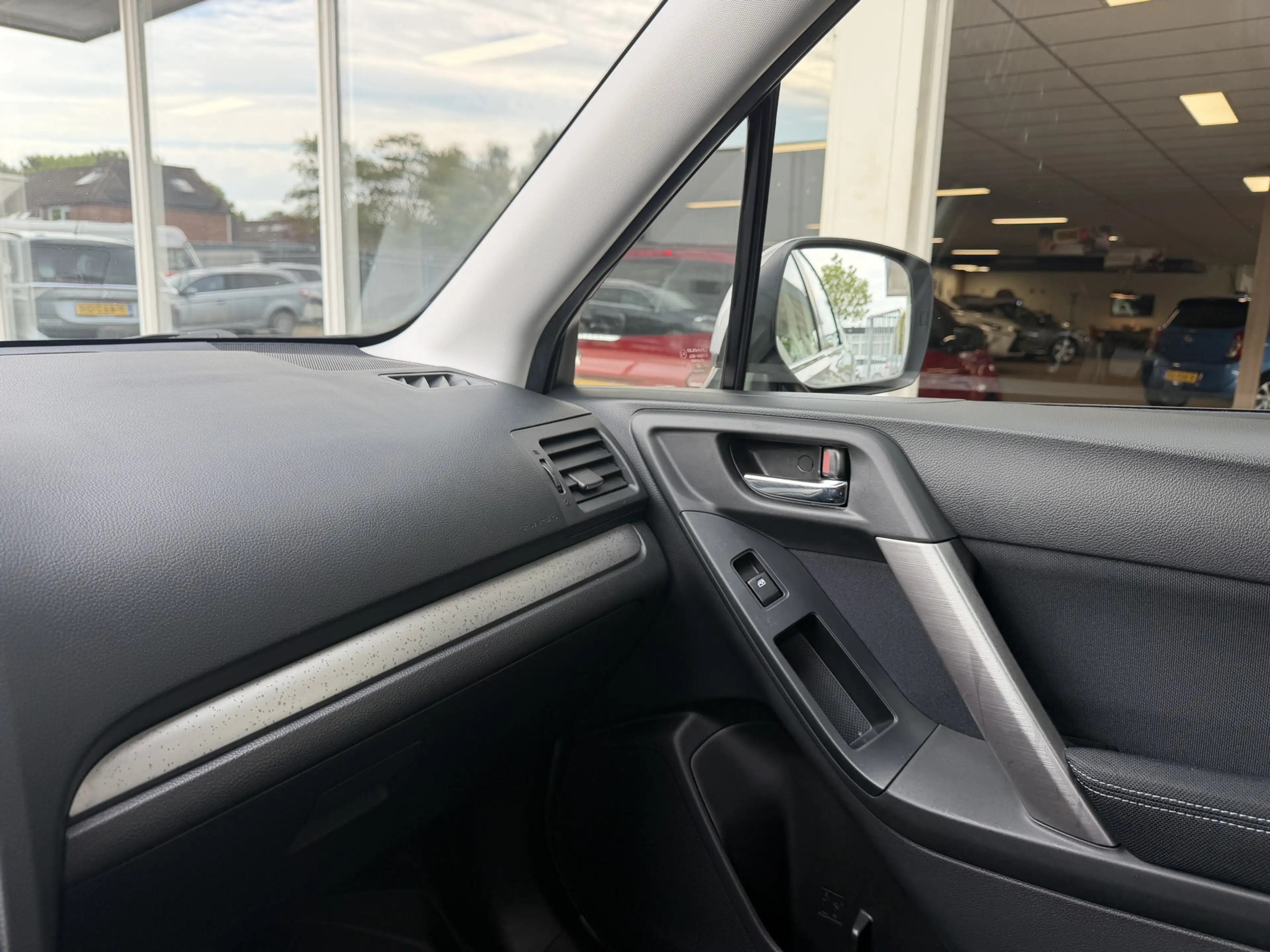 Subaru Forester 2.0 Luxury — photo 12