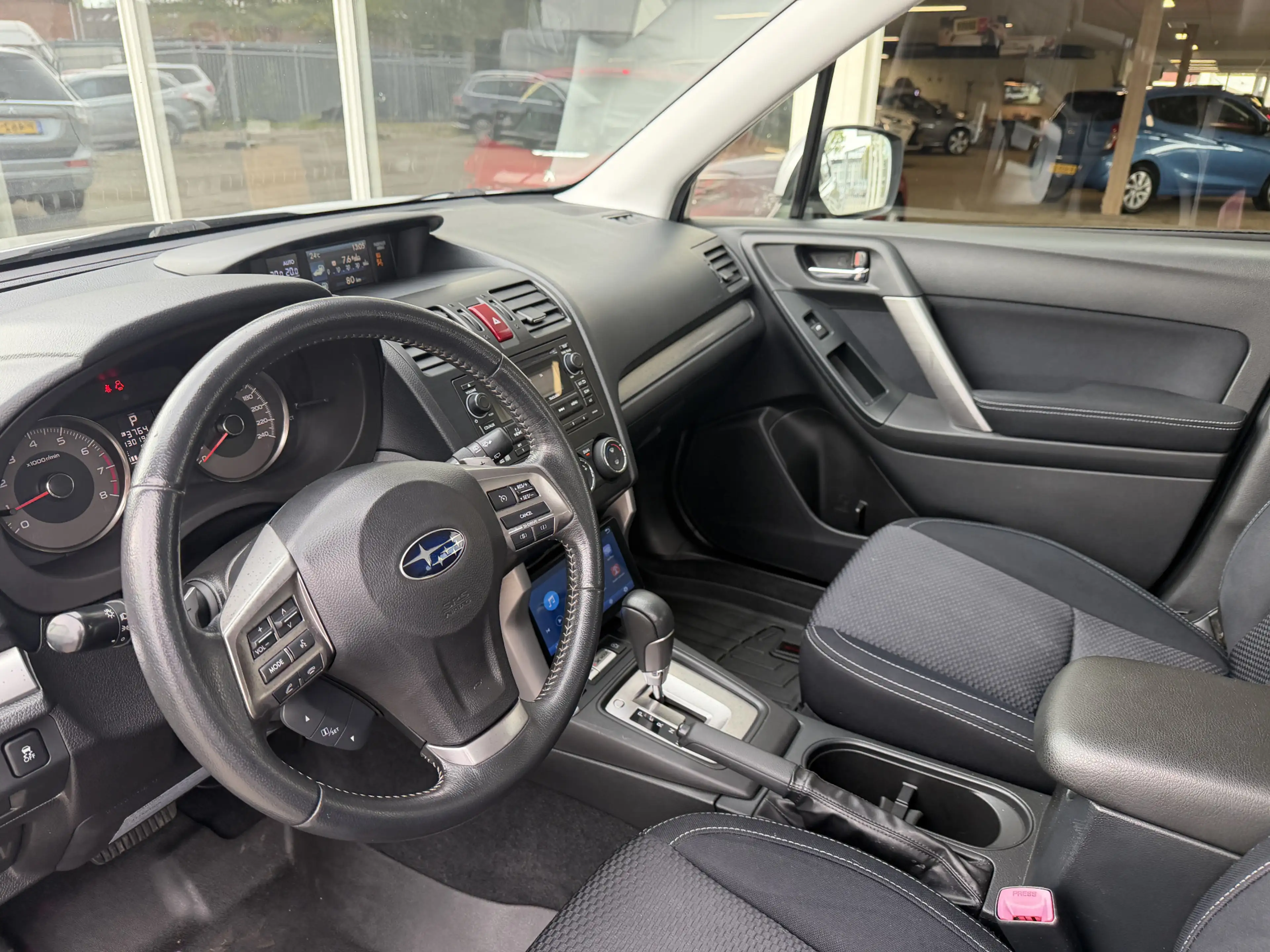 Subaru Forester 2.0 Luxury — photo 8