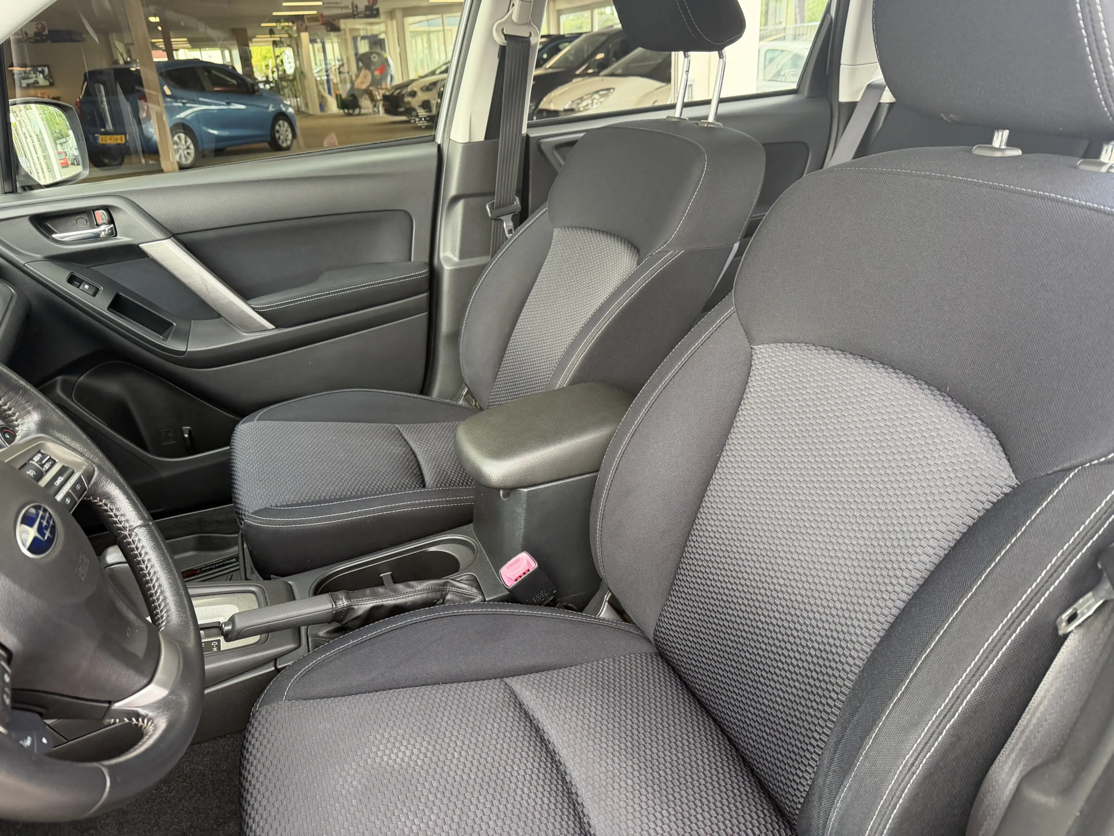 Subaru Forester 2.0 Luxury — photo 10