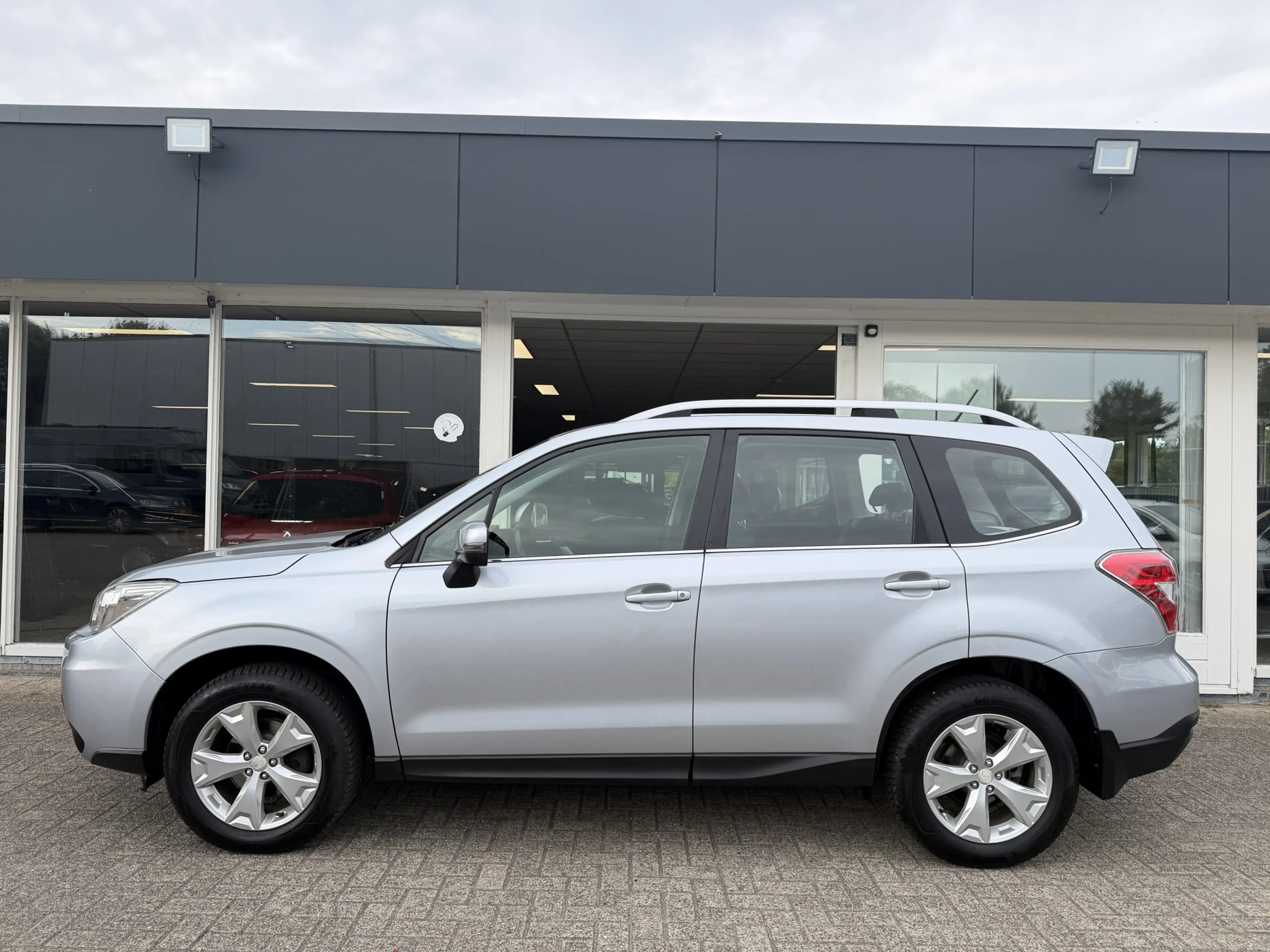 Subaru Forester 2.0 Luxury — photo 3
