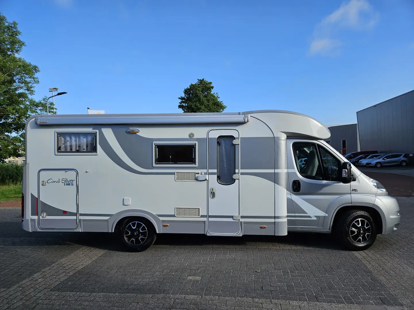 Adria ADRIATIK S 660 SL CORAL SILVER 2.3 131pk Gris - 1