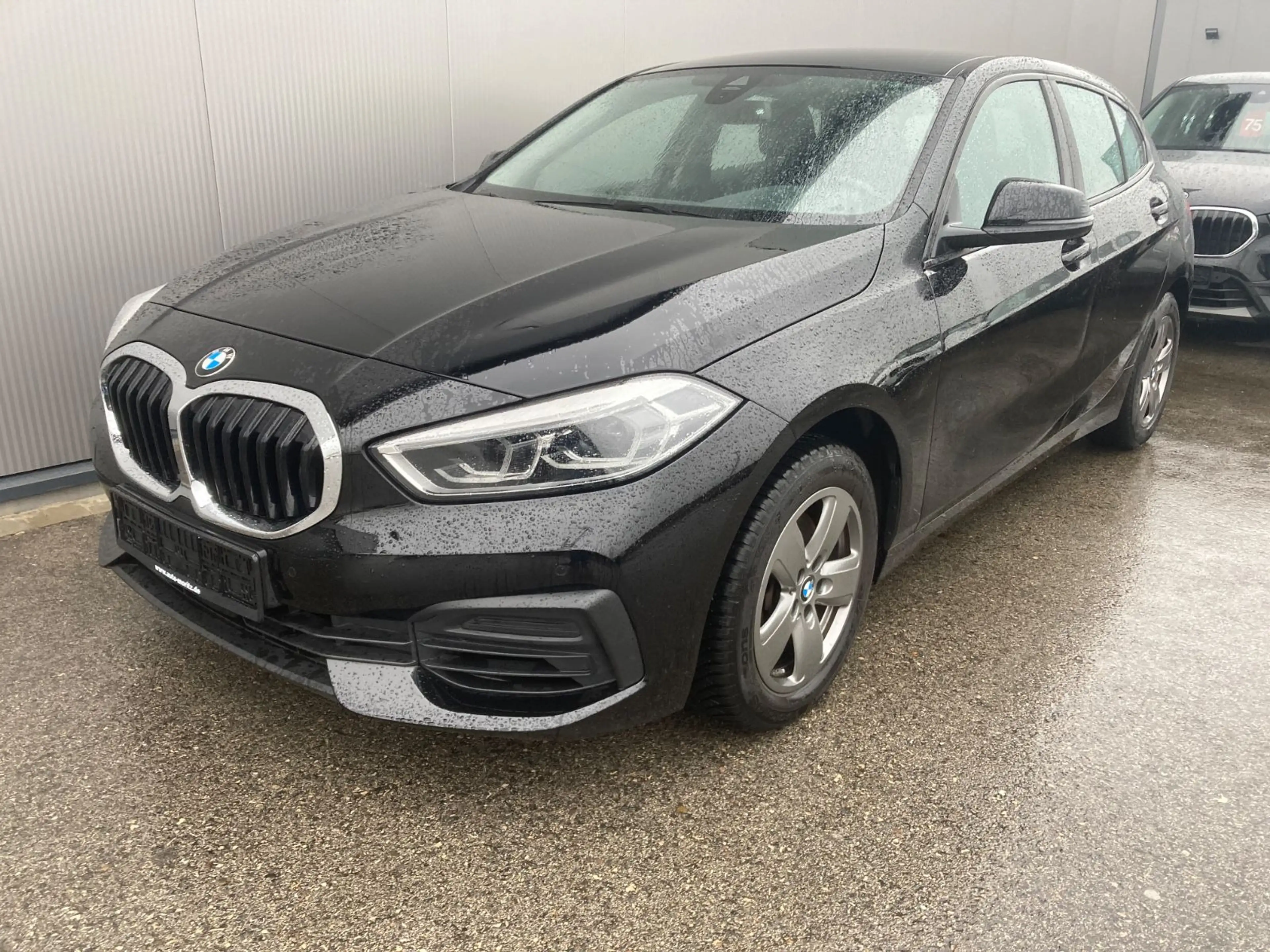 BMW 118 i Advantage *DAB*PDC* LED*